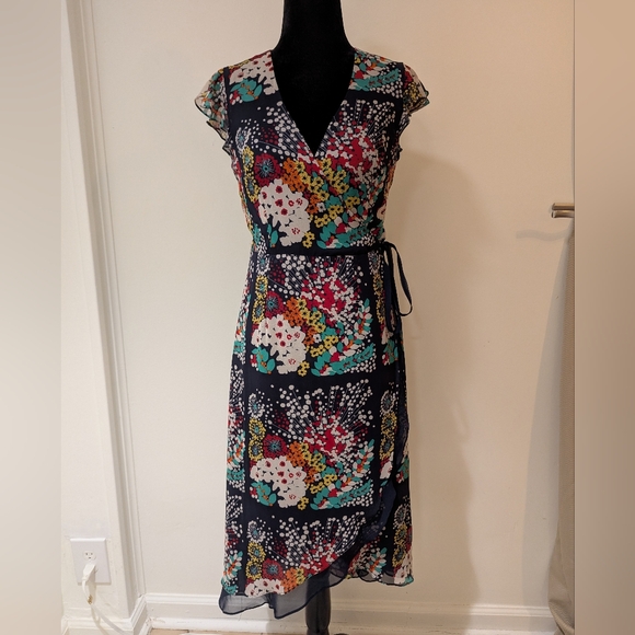 Nanette Lepore Dresses & Skirts - Nanette Lepore Women's 100% Silk Floral Navy Wrap Dress Size 2 Resort 2012